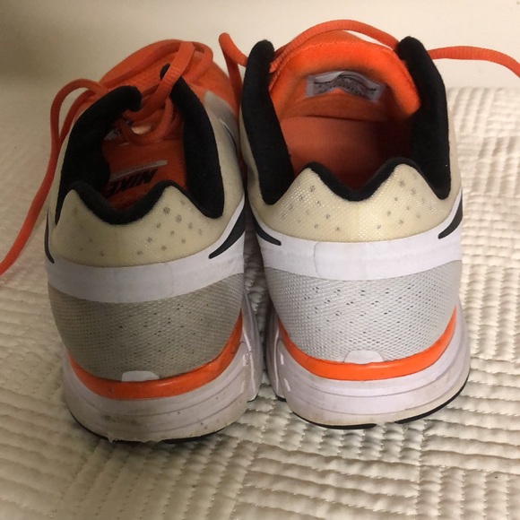 Nike - Picture 3 of 7